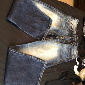 Men’s distressed jeans